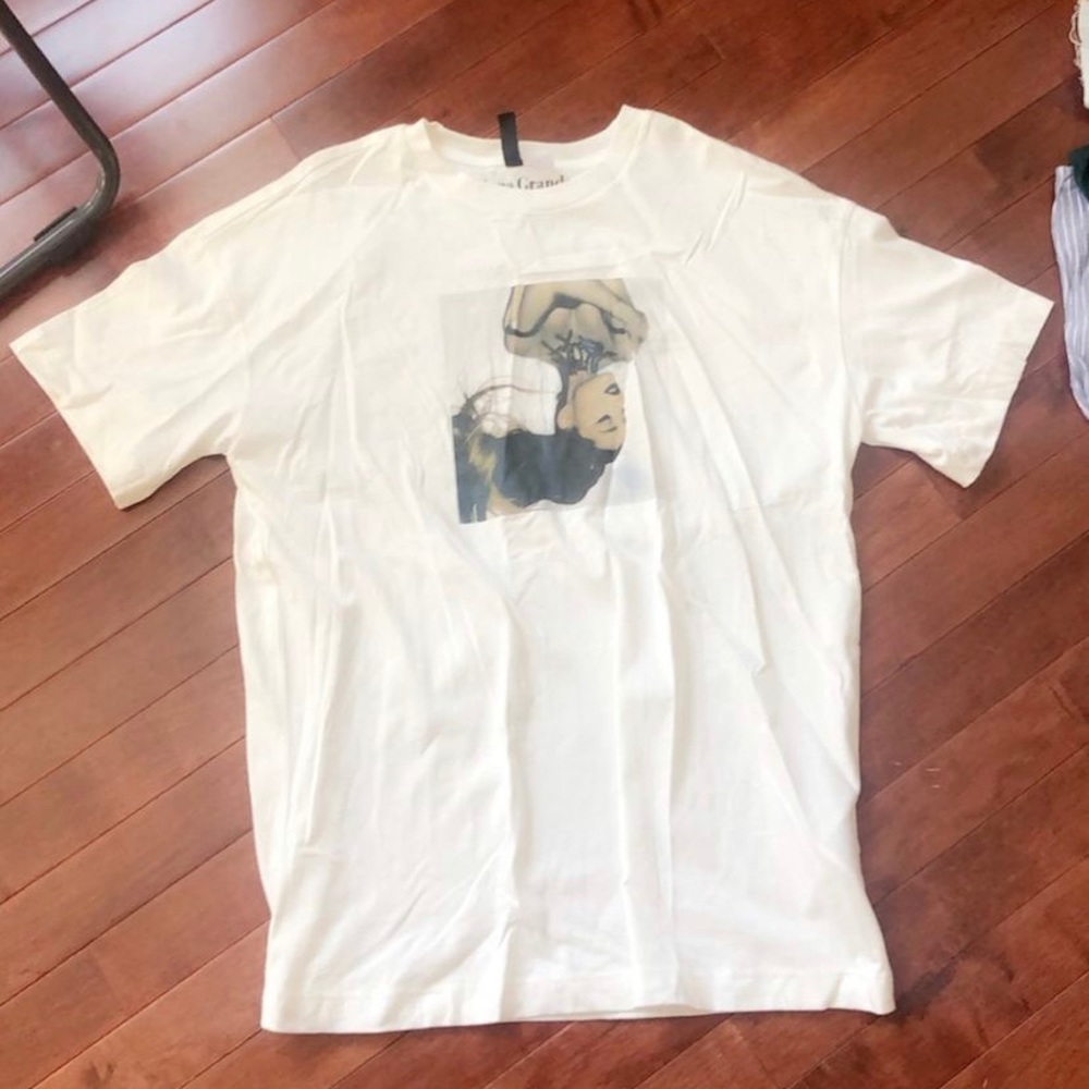 Ariana Grande Tee (Oversized)